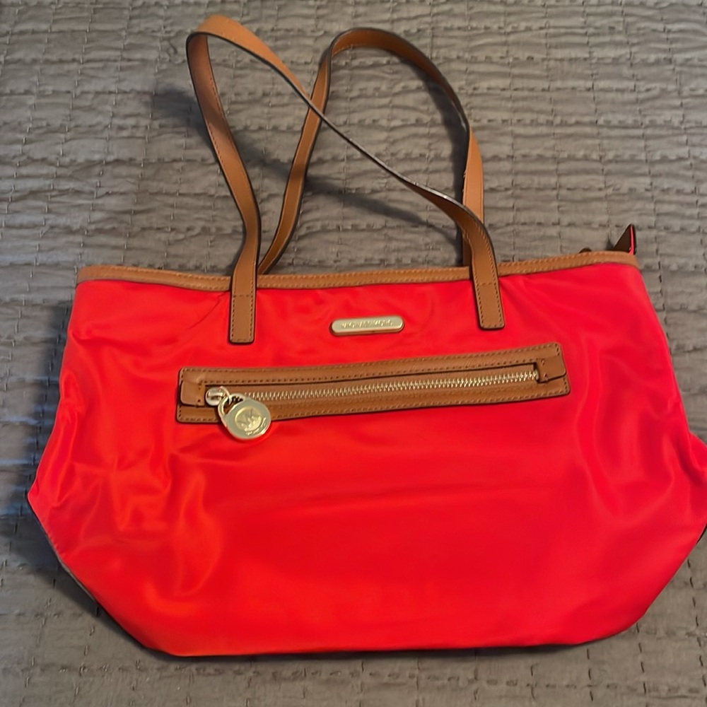Michael Kors tote - Picture 2 of 4